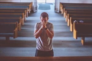 Praying - Polska Parafia Londyn